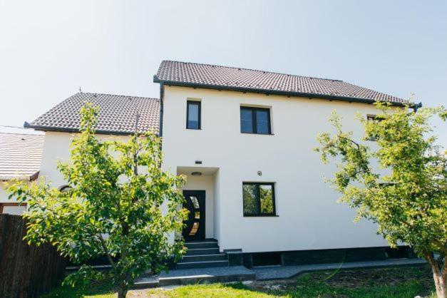 The Home Sweet Home Георгени Екстериор снимка